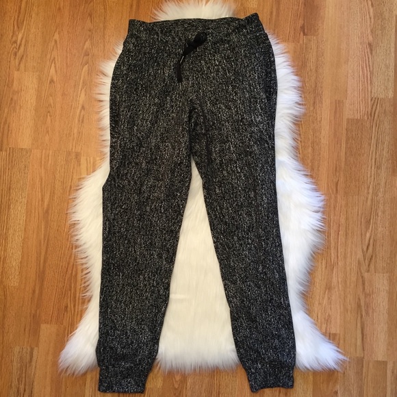 Lululemon | Black & White Jogger Pants - Picture 2 of 7